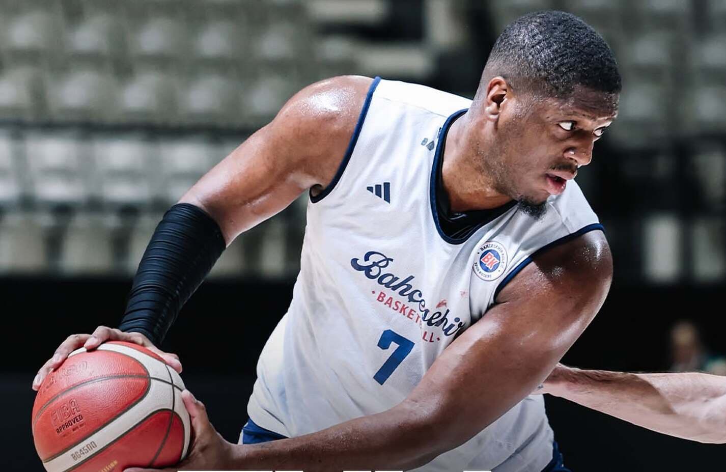 Pour son retour en Europe, Damien Inglis commence par faire tomber le Fenerbahçe