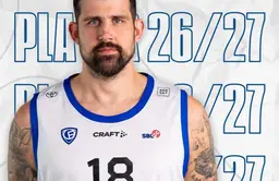 Adrien Moerman démarre fort avec Fribourg : 12 rebonds pour sa première en Suisse