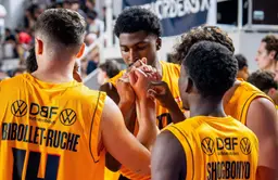 Bordeaux enfonce Laval, Noa Calabre prend les commandes