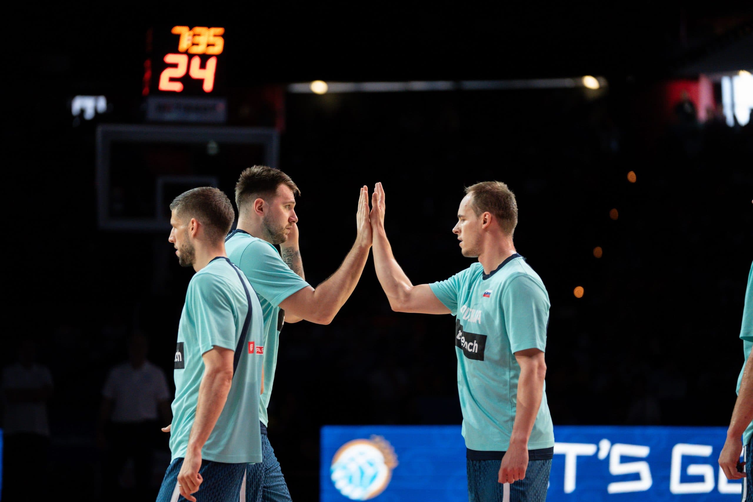 La Slovénie corrigée en Serbie, mais à 12 pour l’EuroBasket avec Doncic, Hrovat et Stergar