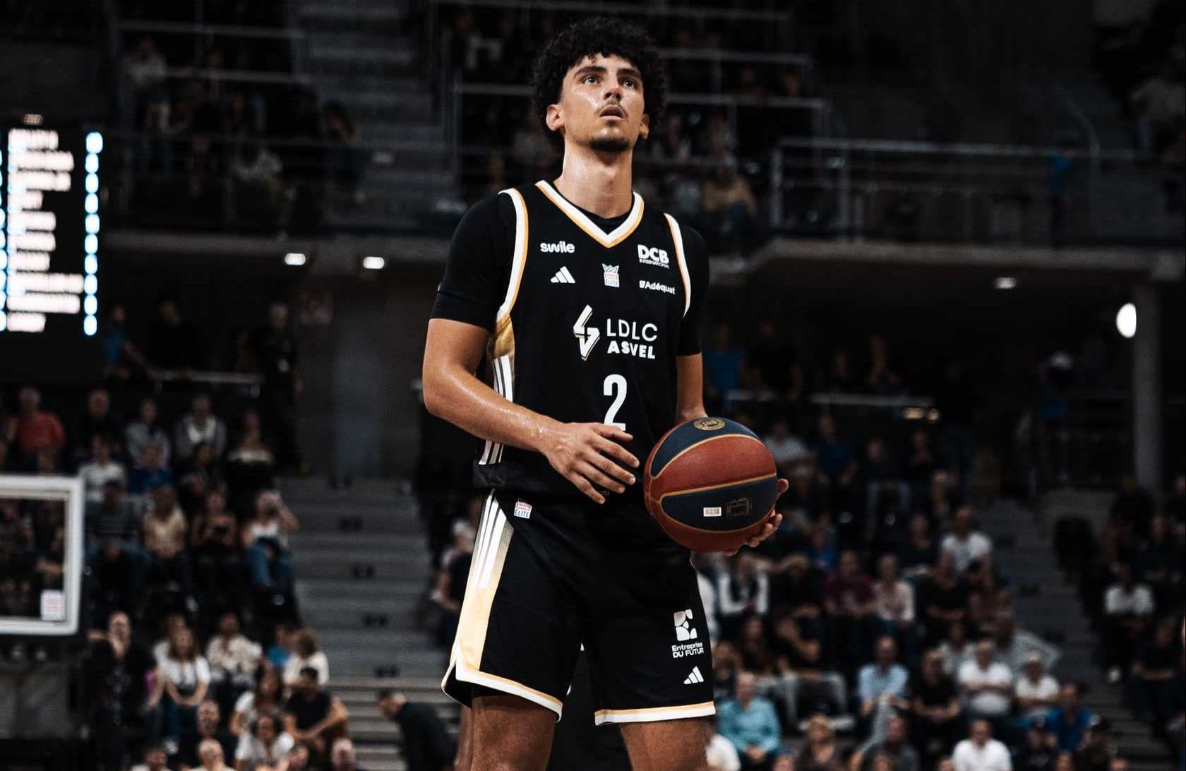 Adam Atamna réussit ses débuts avec l’ASVEL en Betclic ÉLITE