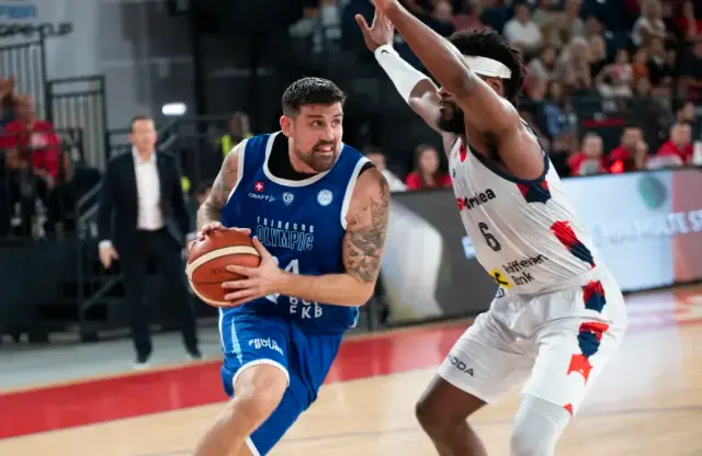 Les cartons d'Adrien Moerman, Izan Le Meut et Enzo Oudart en Suisse