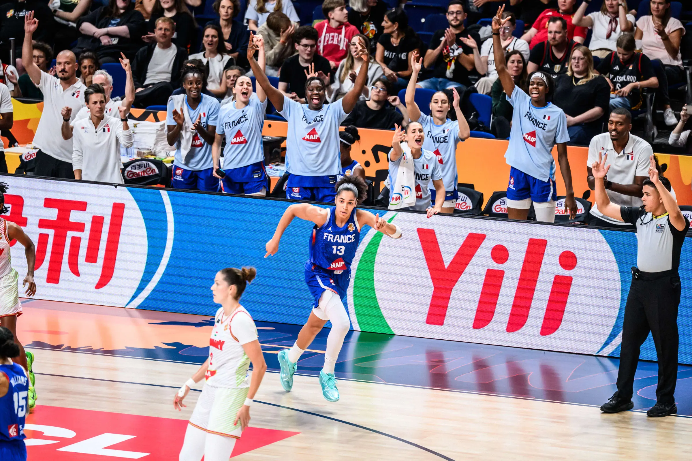 En mode rouleau compresseur, l’équipe de France s’offre la troisième plus large victoire de son histoire en Coupe du monde !