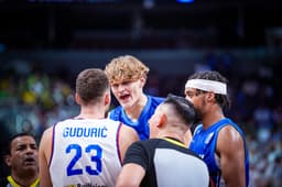 Âgé de 18 ans, Miikka Muurinen n'a pas hésité à répondre à Marko Guduric