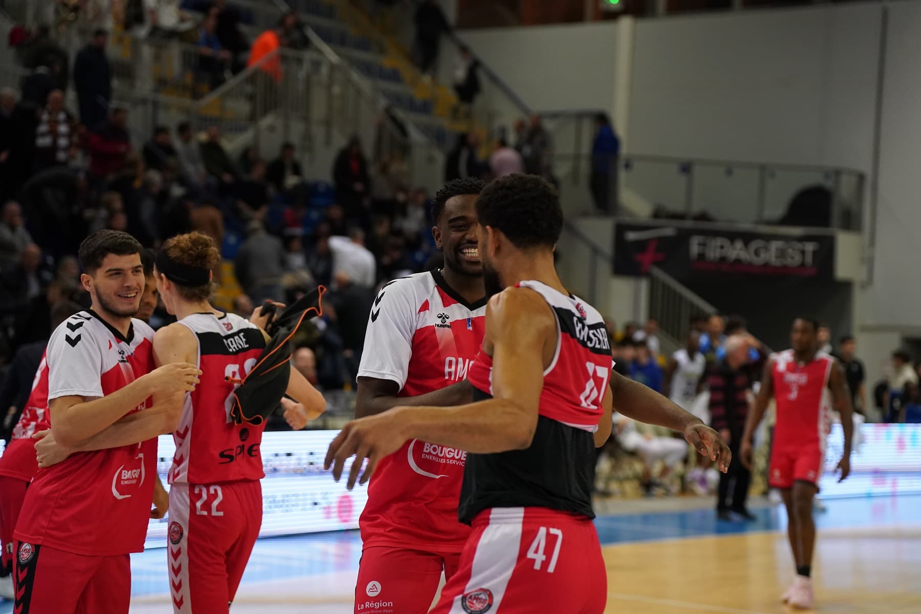 Aix-Maurienne crée la surprise à Reims, La Rochelle stoppe Saint-Chamond