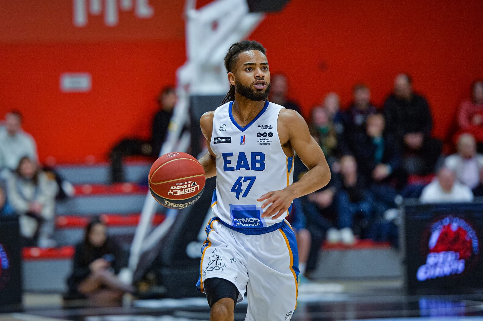 Akaemji Williams (Angers) forfait pour le reste de la saison