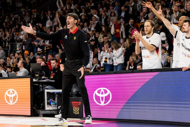 Alex Mumbrú de retour sur le banc allemand après sa maladie