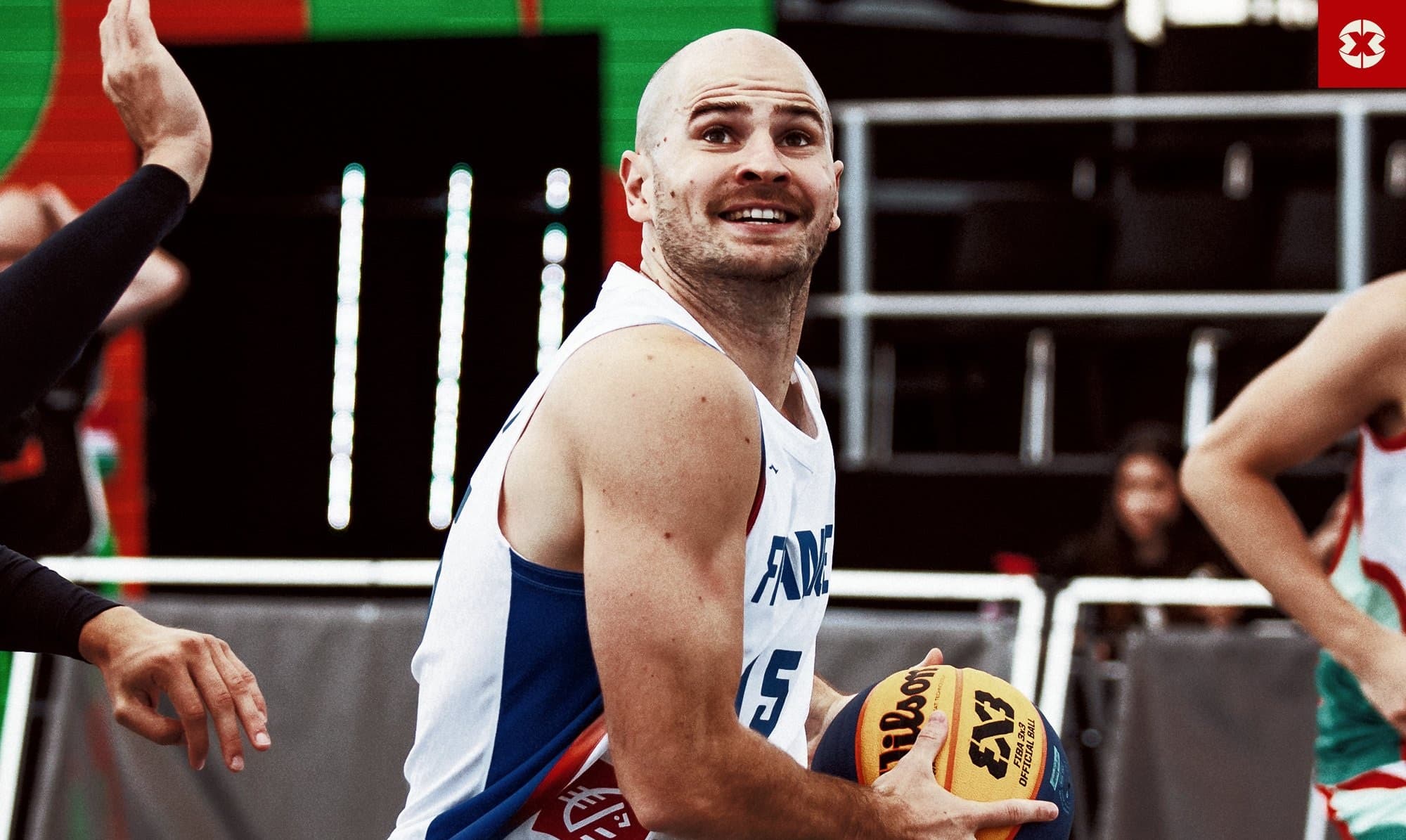 L’énorme panier d’Alex Vialaret pour permettre aux Français de finir en tête de leur poule en Coupe d’Europe de 3×3