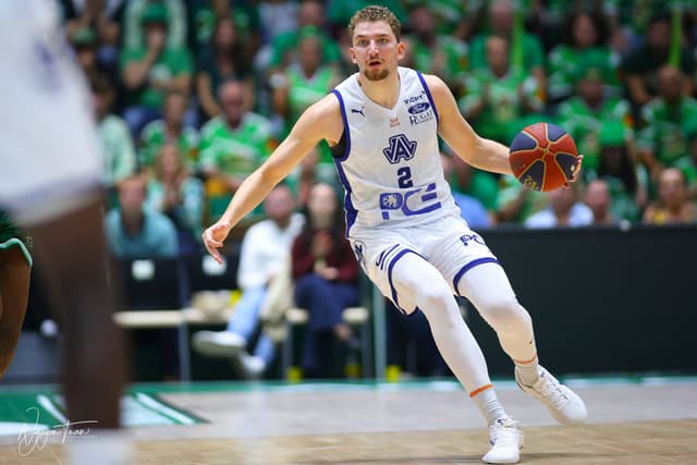 Après sa saison réussie à Vichy, Alexandre Bouzidi change de club en ÉLITE 2