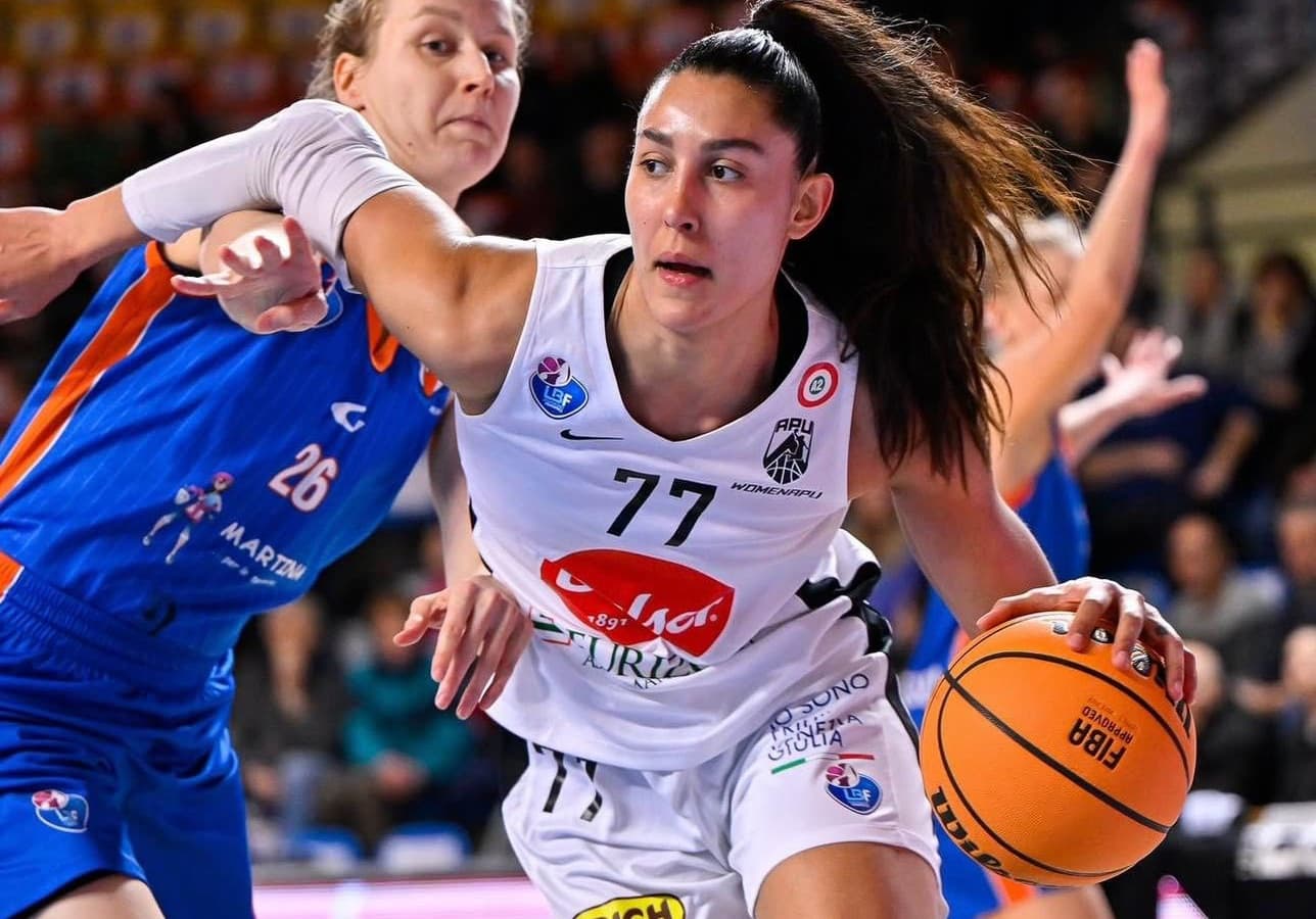 Alexandrine Obouh-Fégué, un retour à la maison pour lancer sa reconversion