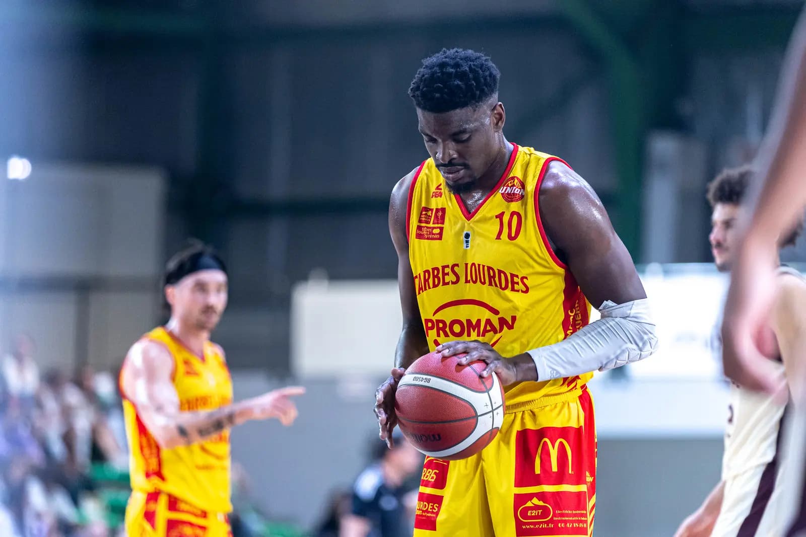 Dominateur dans les raquettes de NM1, Alexis Yetna est élu MVP de la saison régulière avant de découvrir l’ELITE 2