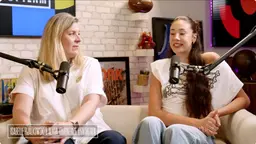 Alica Tournebize avec sa mère, Isabelle Fiajlkowski, sur le plateau de First Team