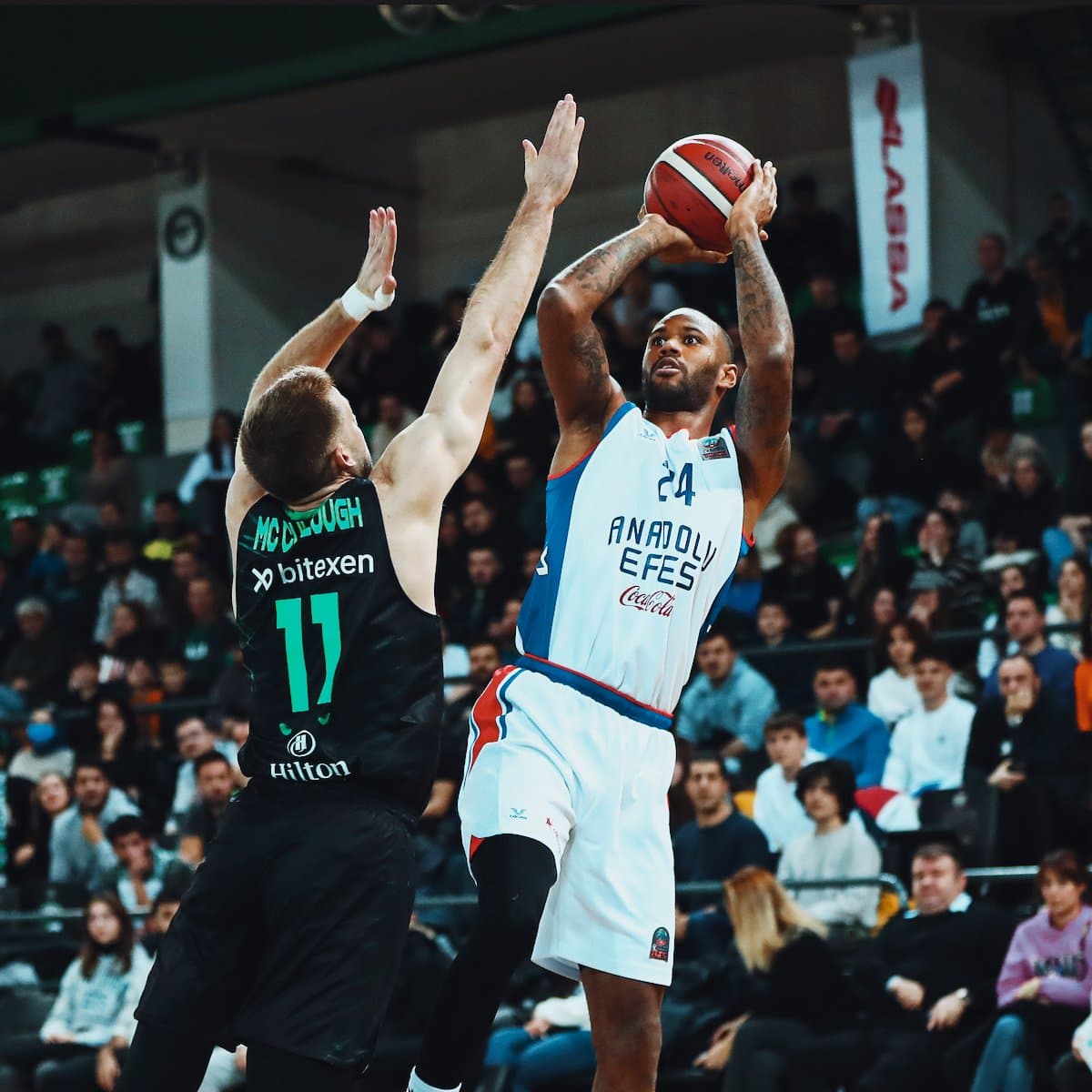 L’Anadolu Efes réalise un véritable hold-up avec 36 points du duo Beaubois-M’Baye
