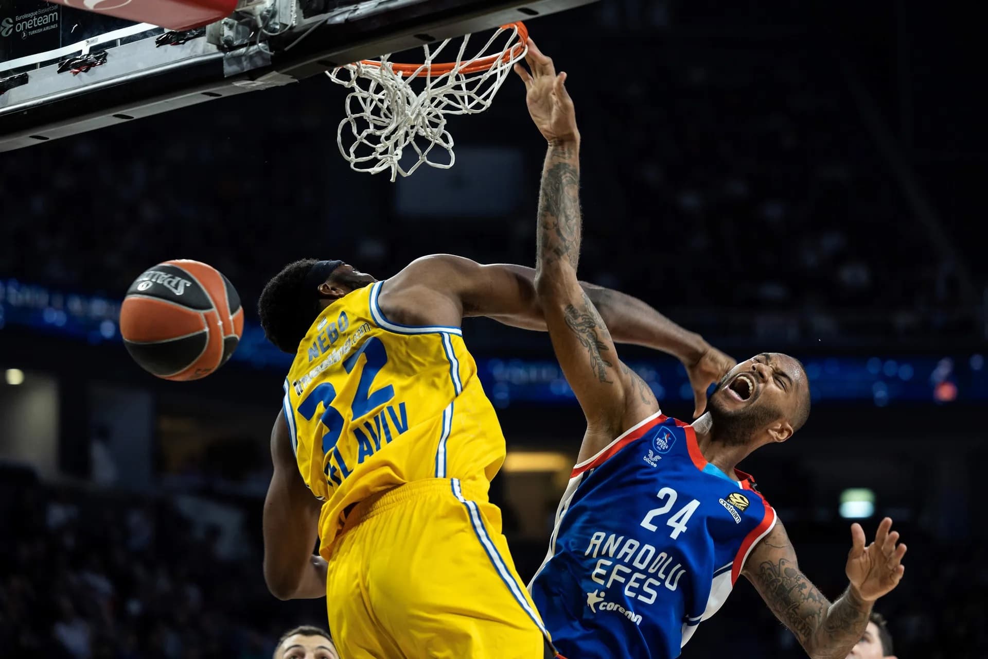 Corrigé à la maison, l’Anadolu Efes s’éloigne du top 8