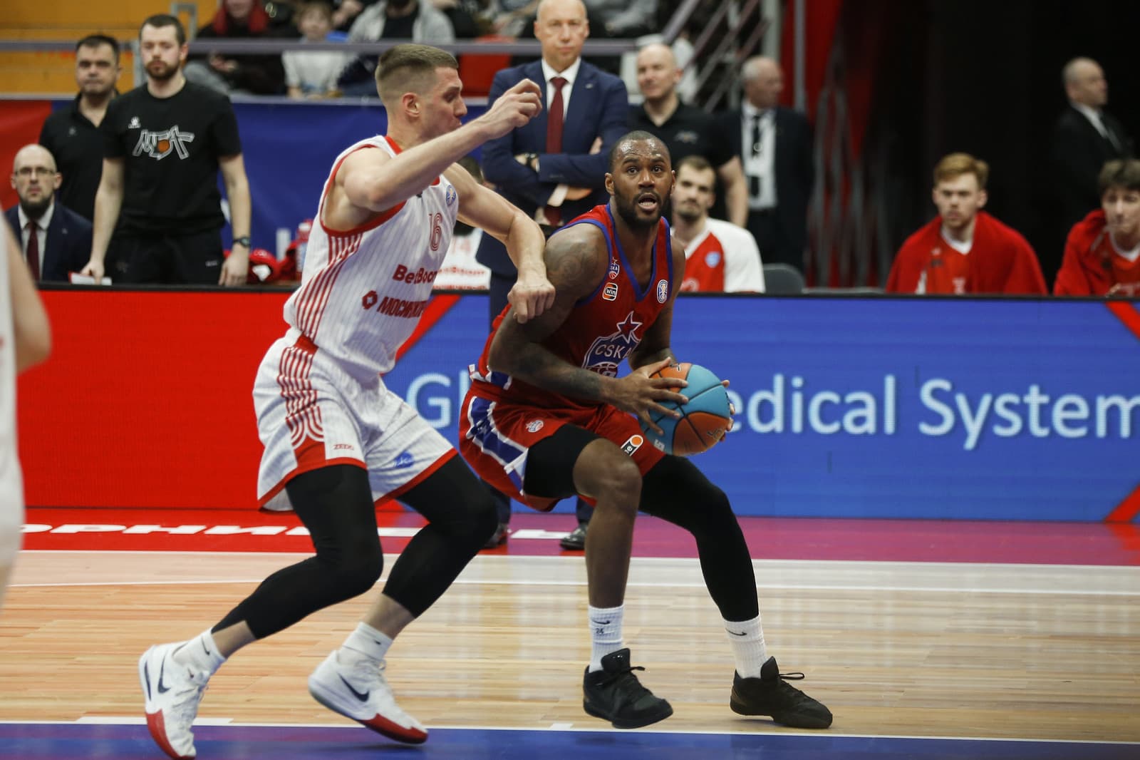 Amath M’baye bat son record de points de la saison et le CSKA Moscou reste en tête