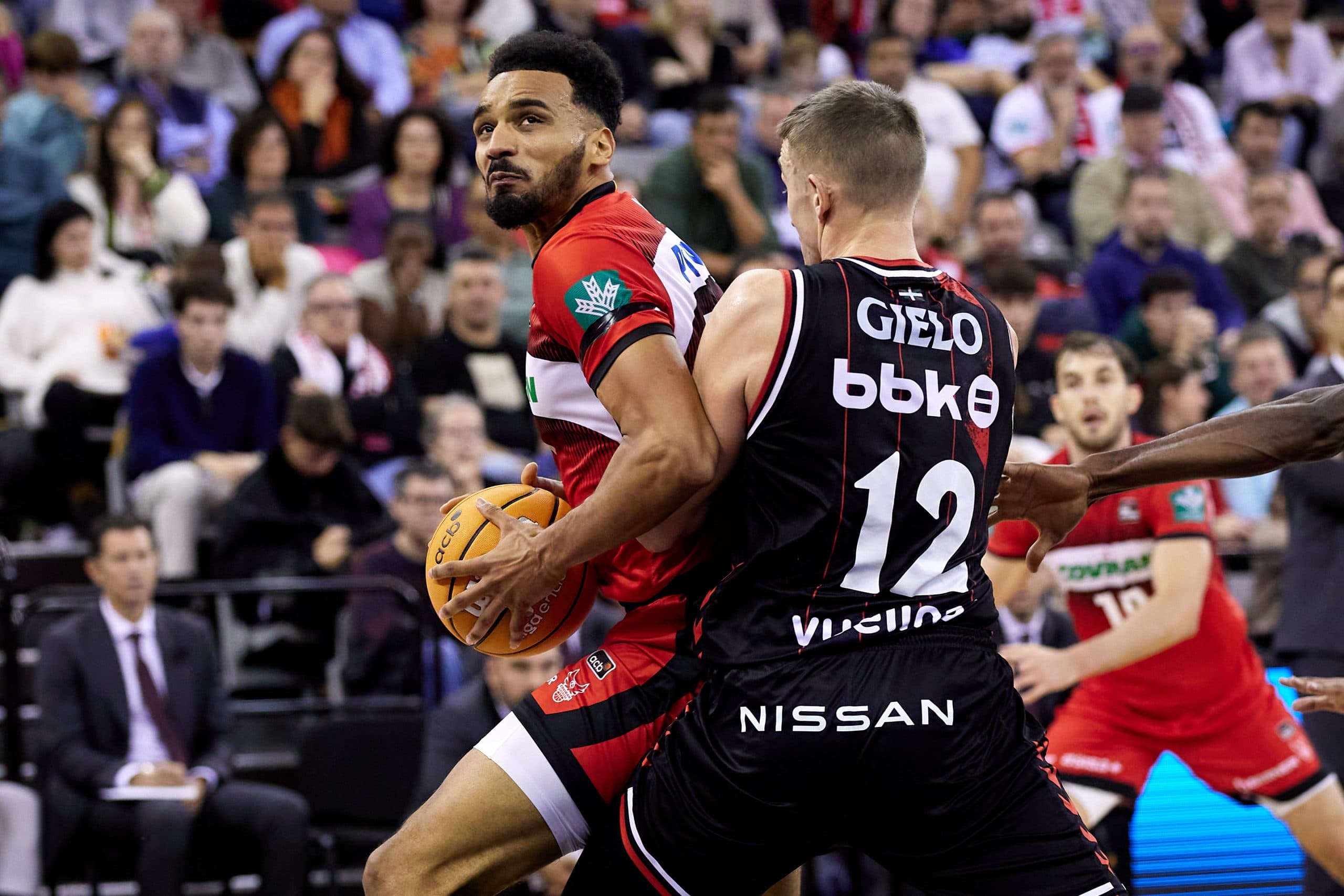 Rousselle et Noua portent encore Grenade à la victoire