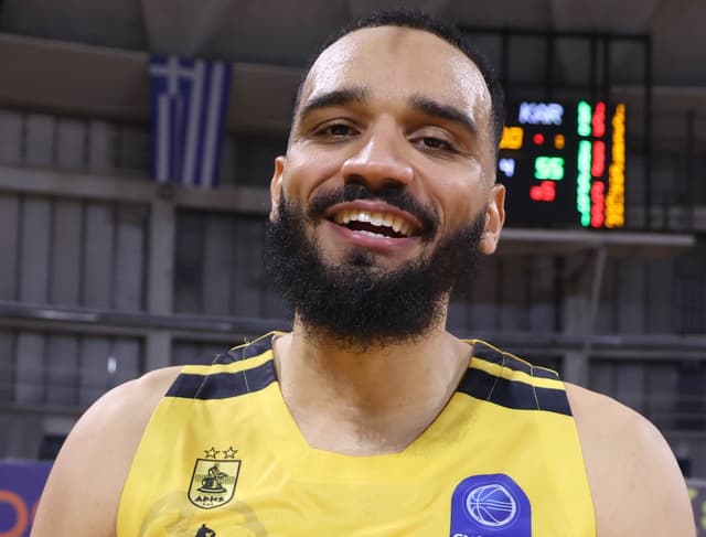 Amine Noua en patron avec l’Aris Salonique : 21 points et 10 rebonds dans une victoire nette
