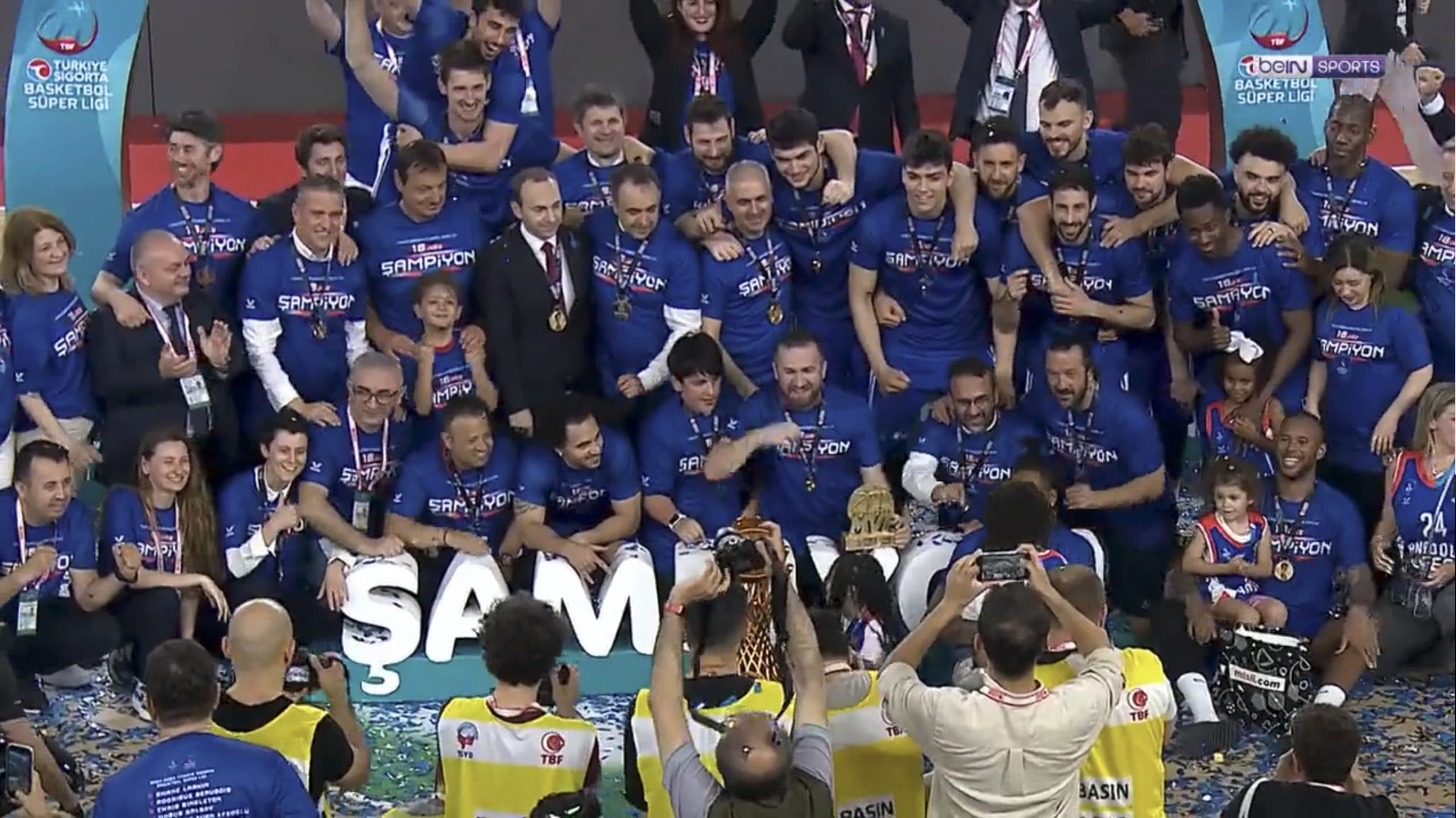 Rodrigue Beaubois et Amath M’Baye champions de Turquie 2023 !