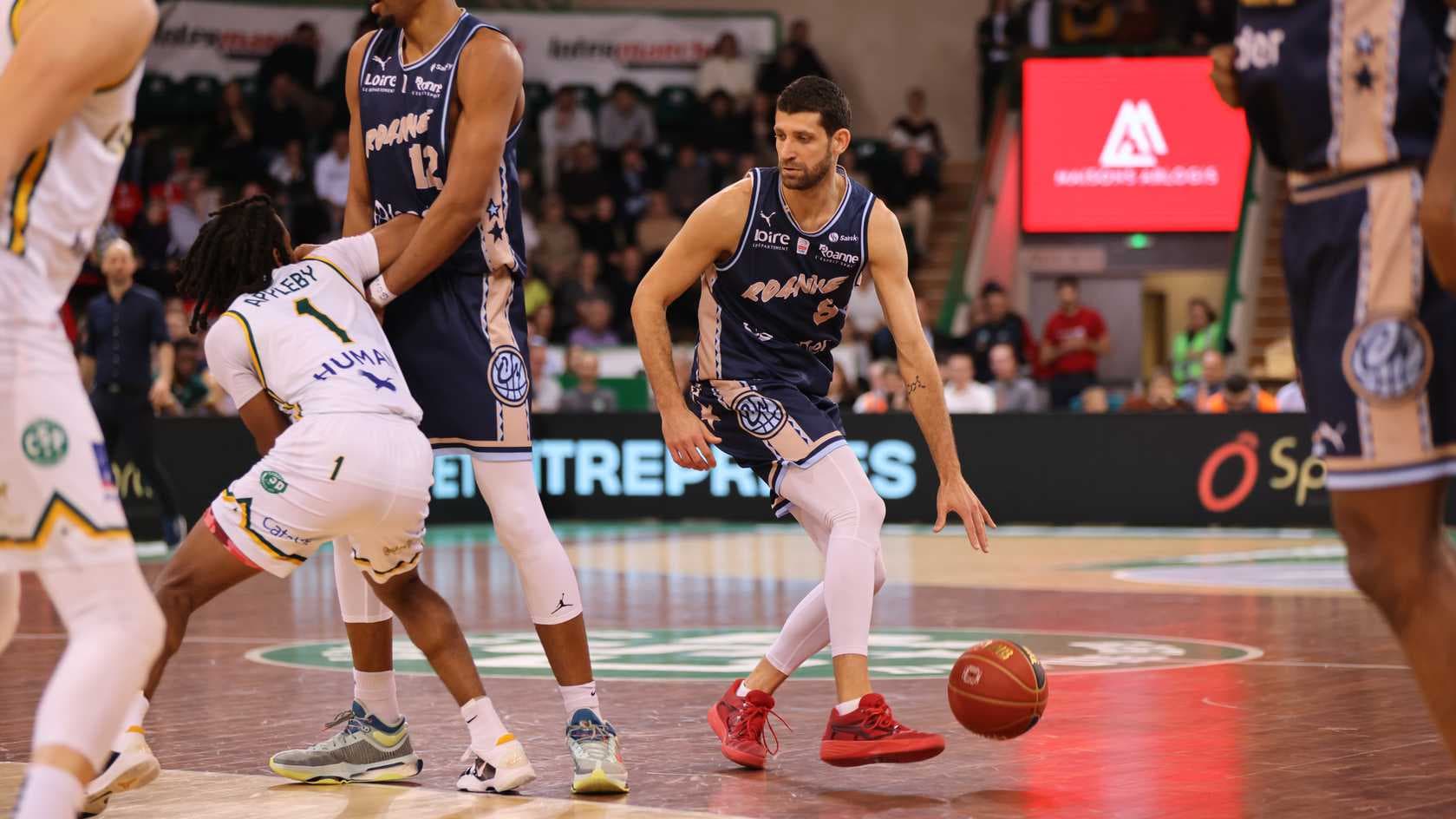 D.J. Cooper et Antoine Diot records à Limoges