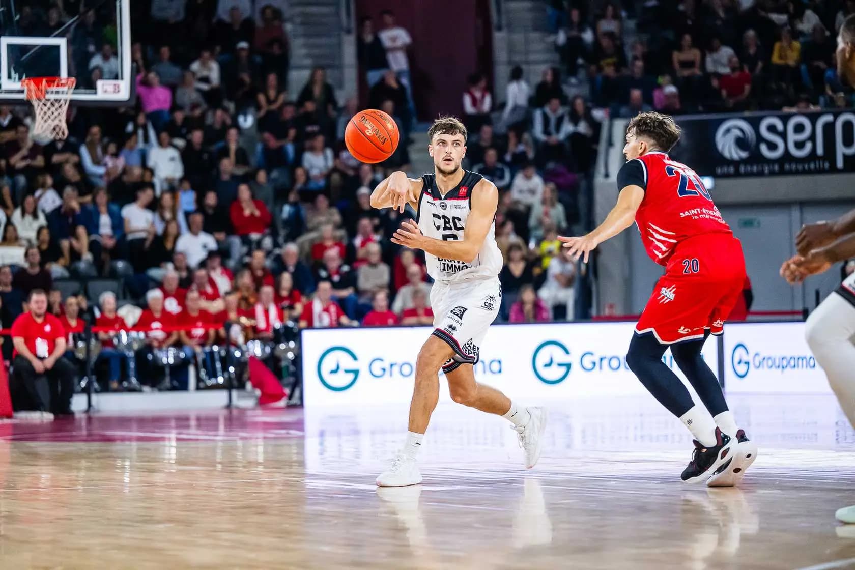 L’histoire d’amour continue : Antoine Rojewski prolonge à Caen pour une quatrième saison