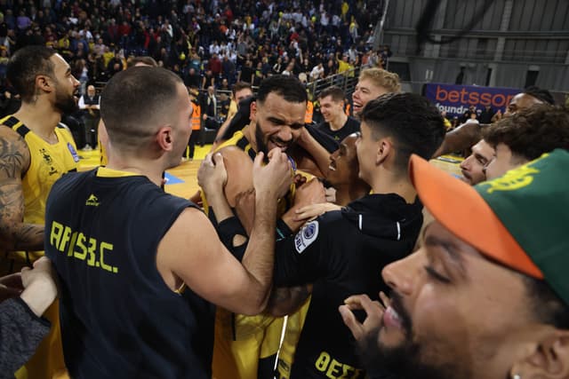 Amine Noua explose son record de points dans la victoire de l’Aris Salonique