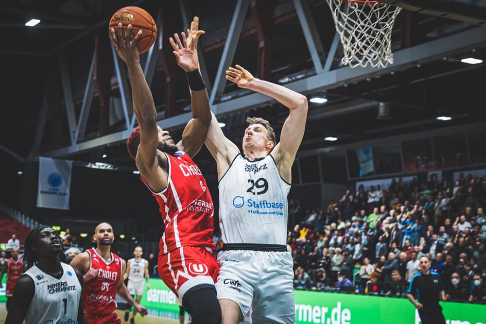 Cholet maîtrise son sujet en Allemagne