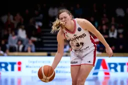 Ashley Joens quitte les Flammes Carolo