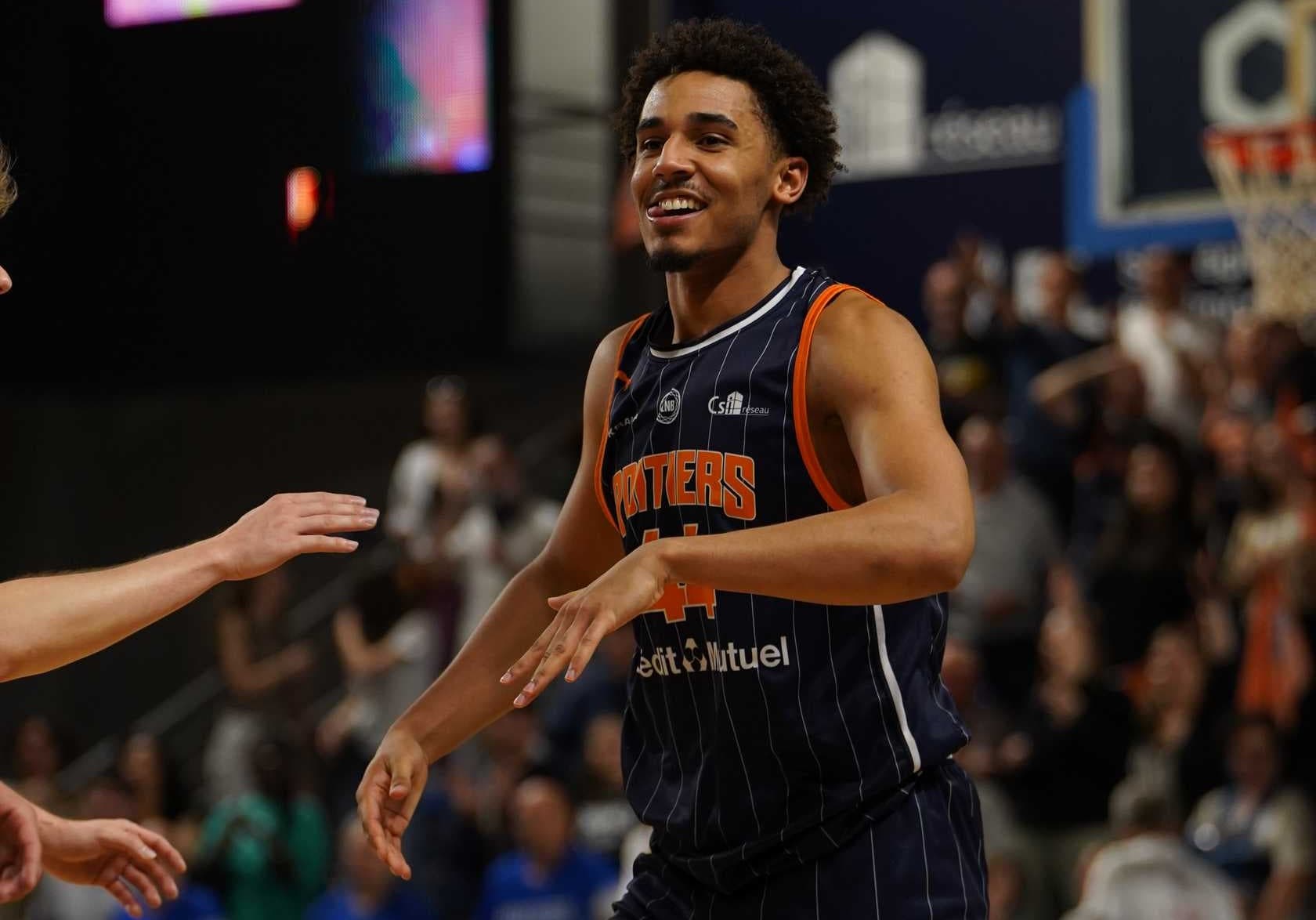 Aurèle Brena-Chemille jouera avec Poitiers pour deux saisons supplémentaires