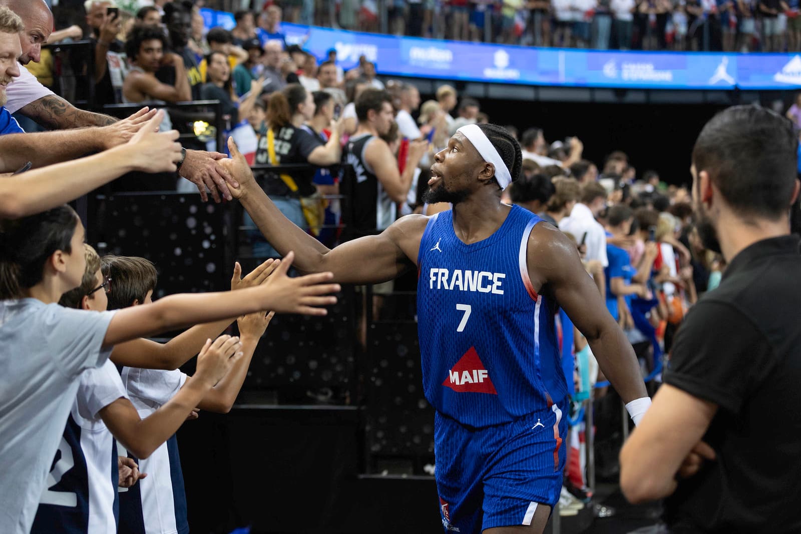 Malgré une marge de progression, Guerschon Yabusele est satisfait de la victoire en Espagne : “On arrive à imposer notre jeu et c’est ça la clé”