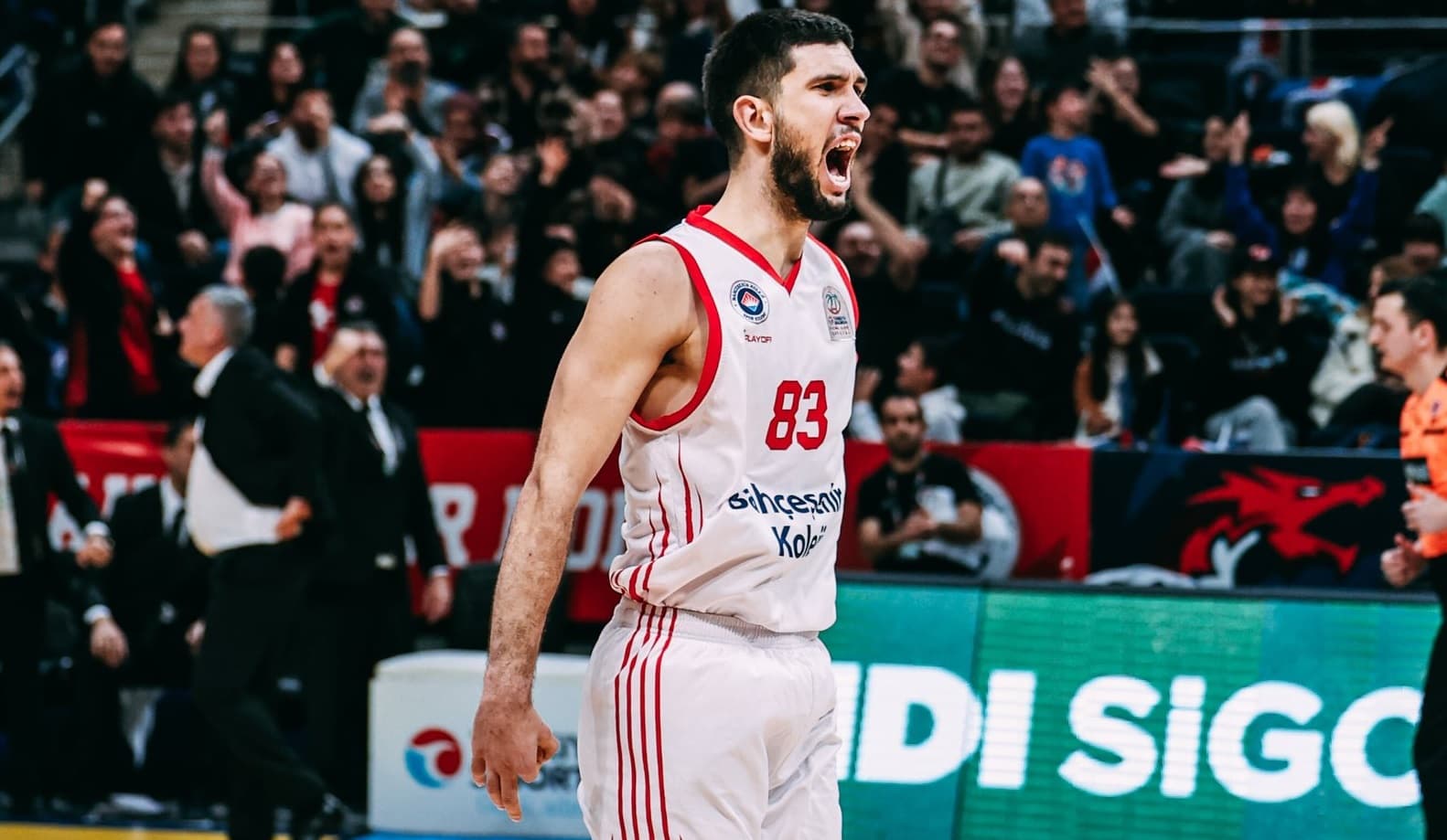 Axel Bouteille marque 23 points contre le Fenerbahçe mais son équipe s’incline en prolongation