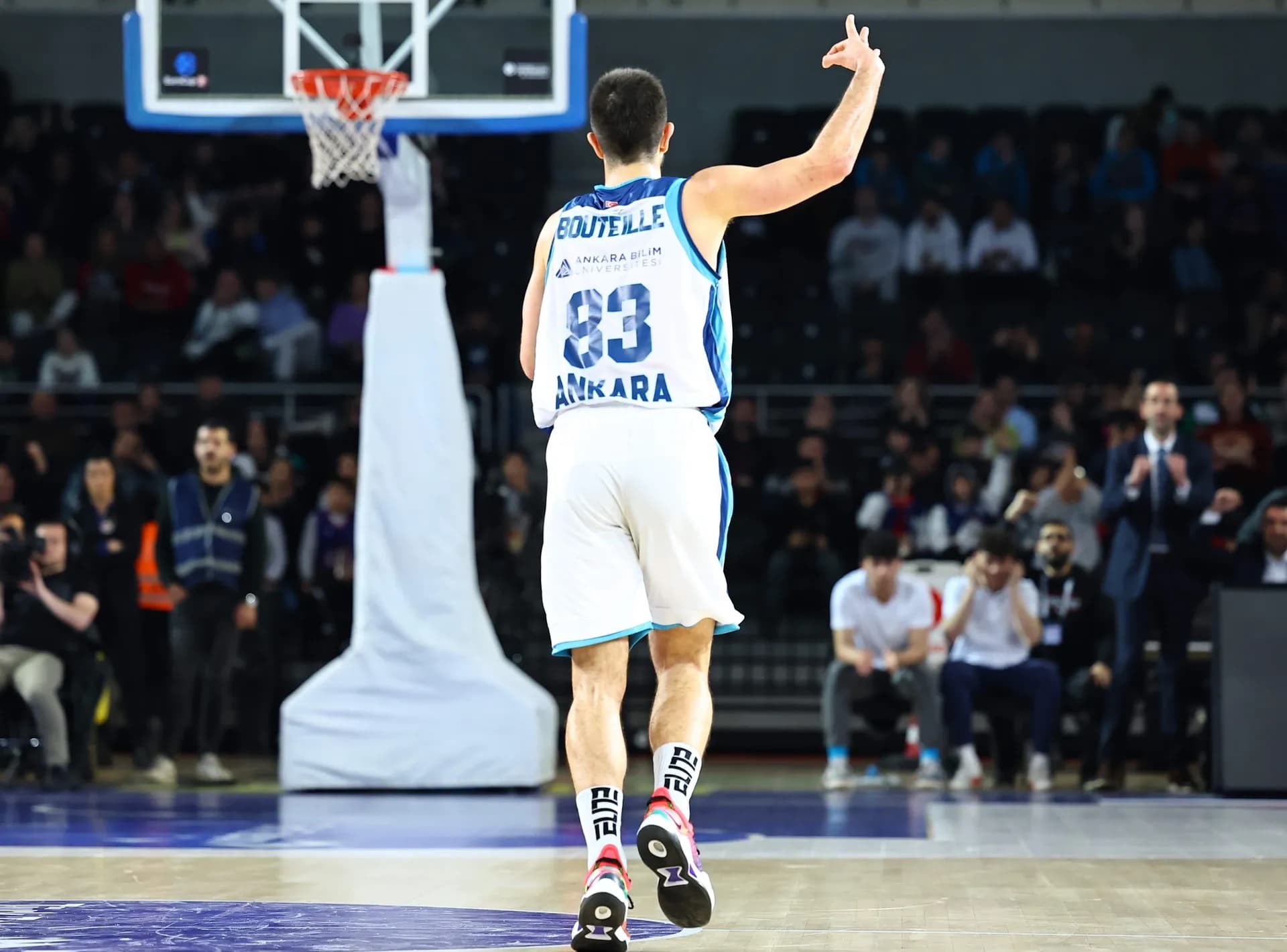 Axel Bouteille se régale et Ankara passe l’obstacle Brescia