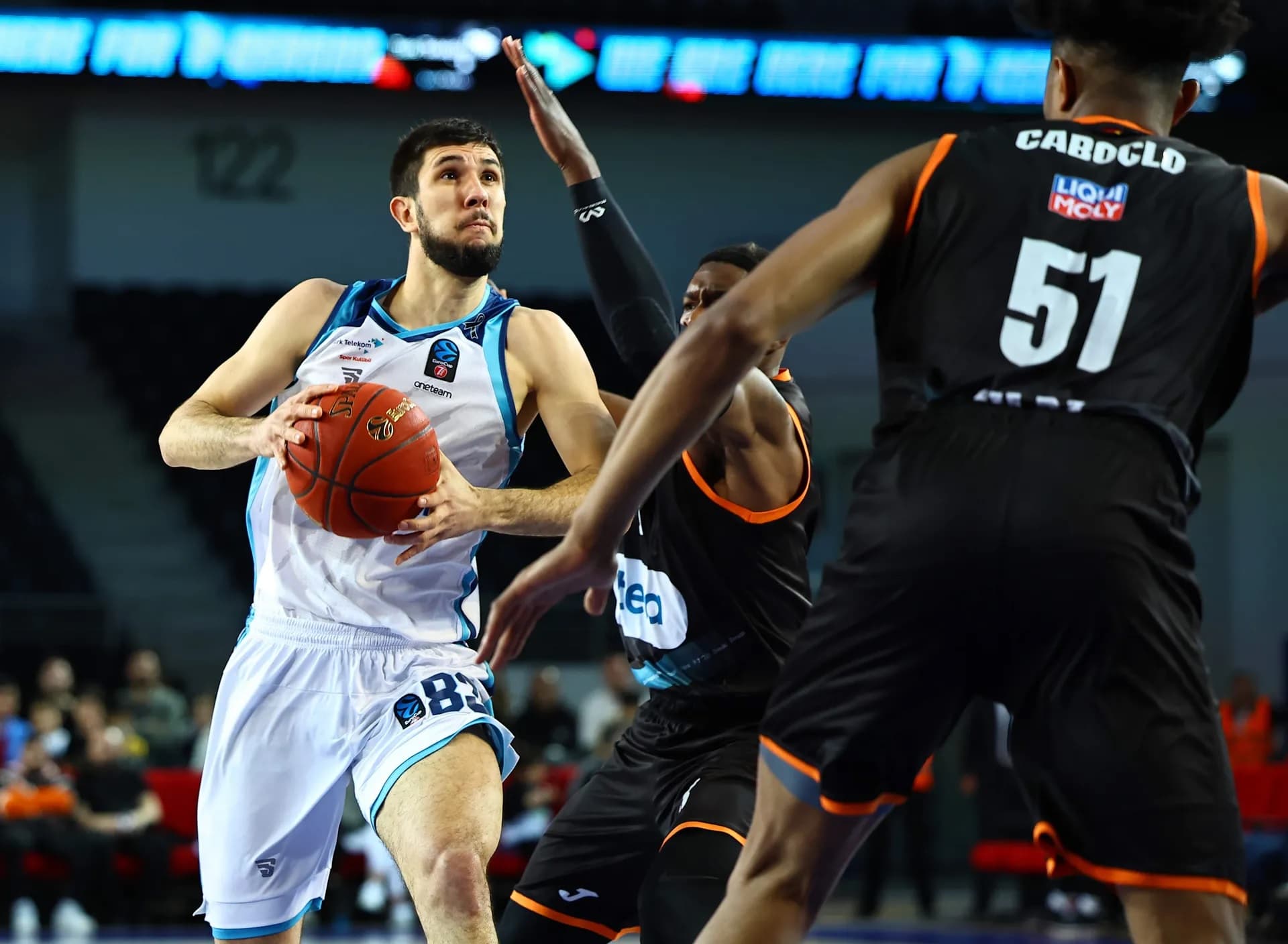 Axel Bouteille et Ankara en demi-finales de l’EuroCup