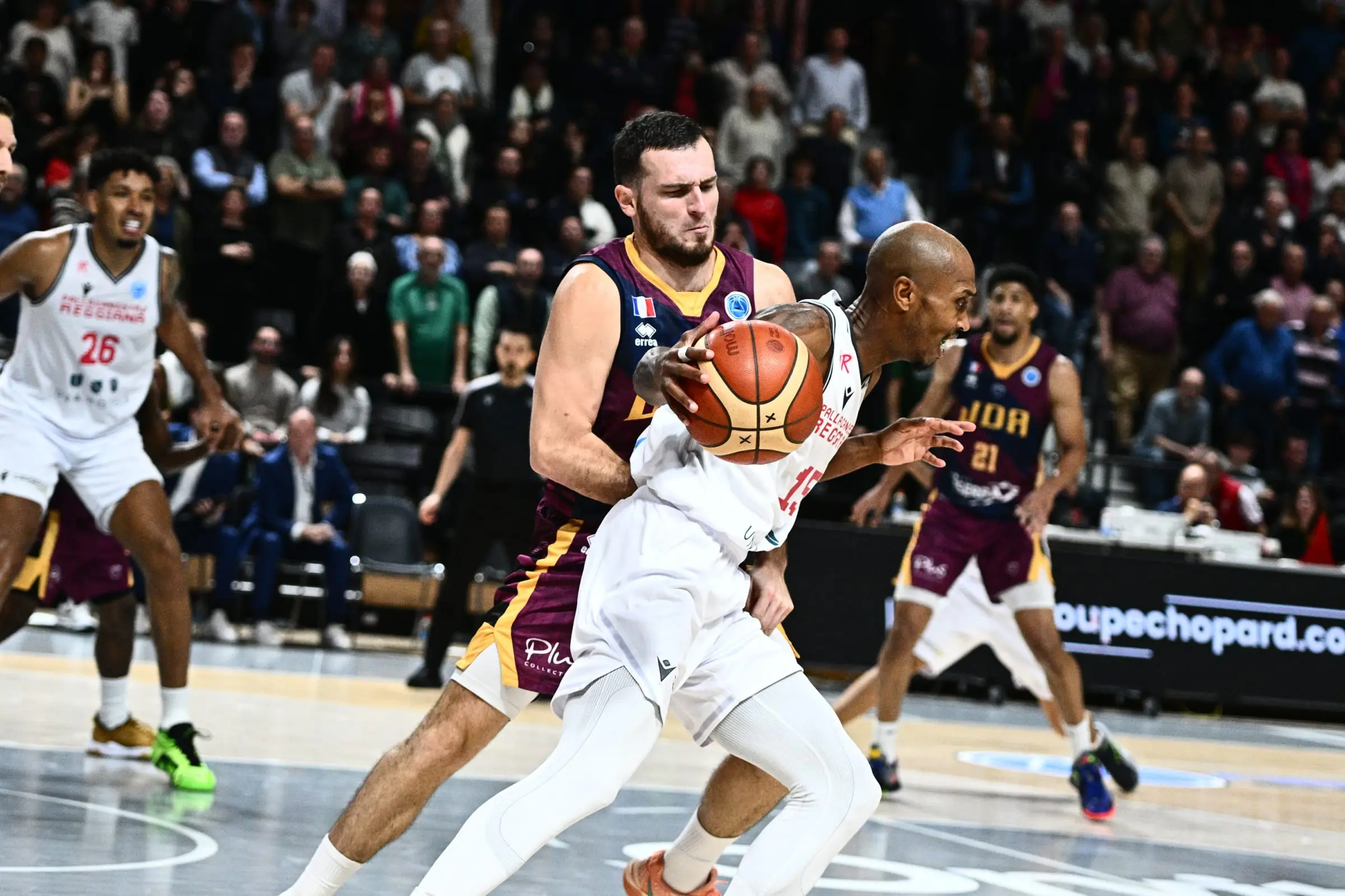 La JDA Dijon s’incline en prolongation face à Reggio d’Émilie pour son entrée en FIBA Europe Cup