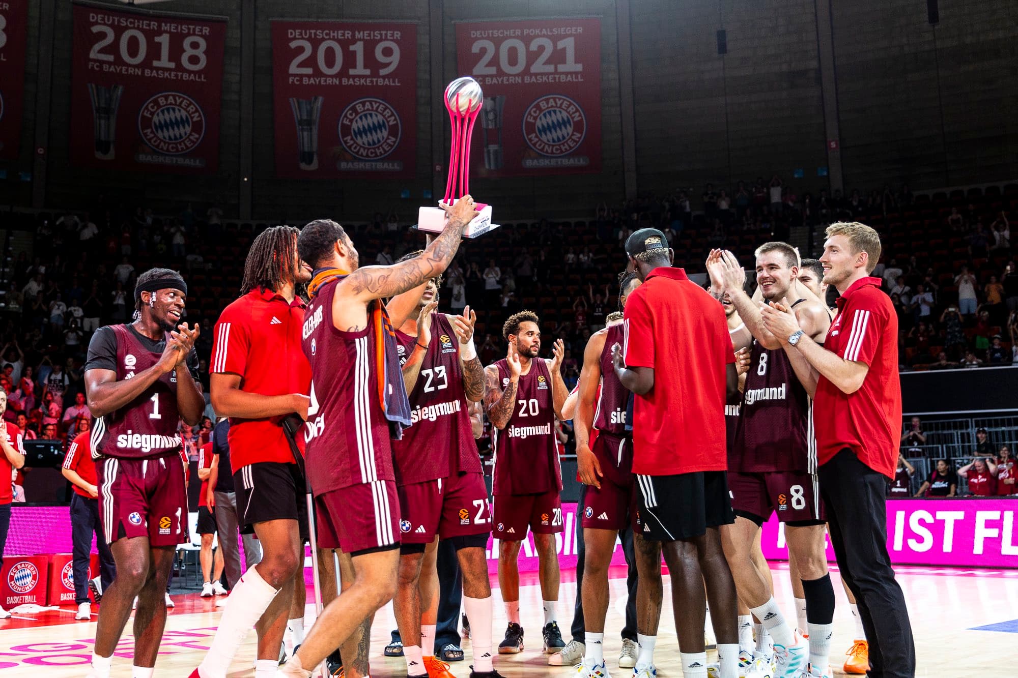 Le Bayern Munich remporte la Magenta Sport Cup, Sylvain Francisco en vue