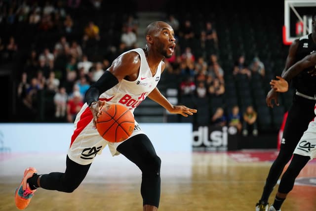 Bourg termine par une large victoire contre Roanne, sans Tyler Stone
