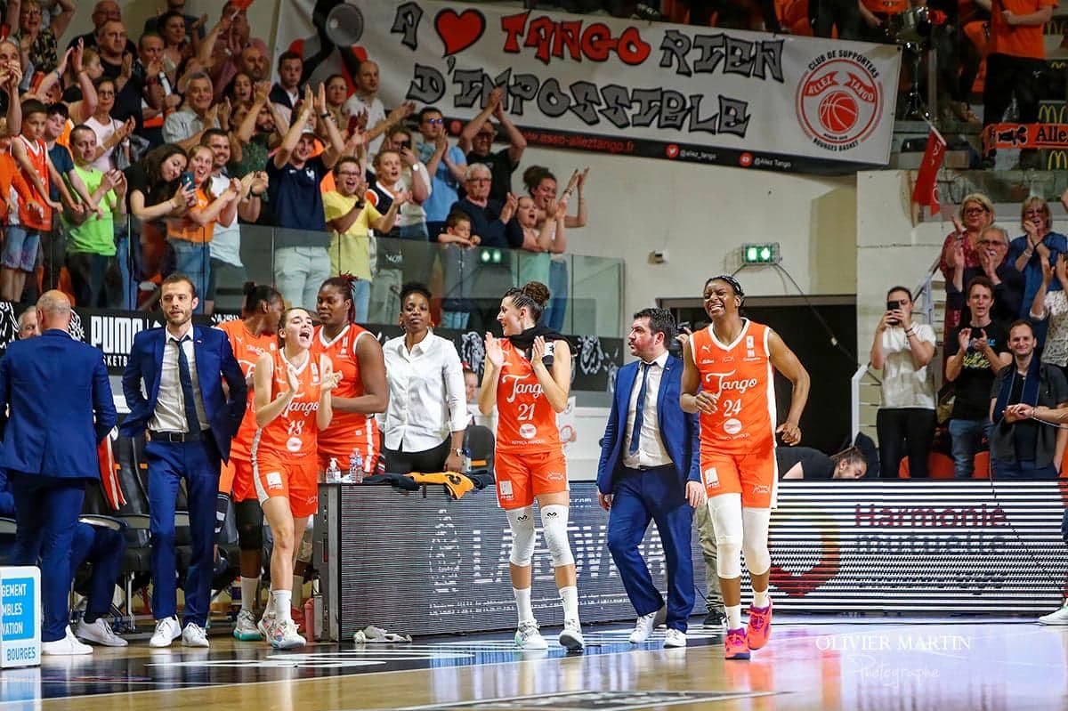 Bourges complète le carré final