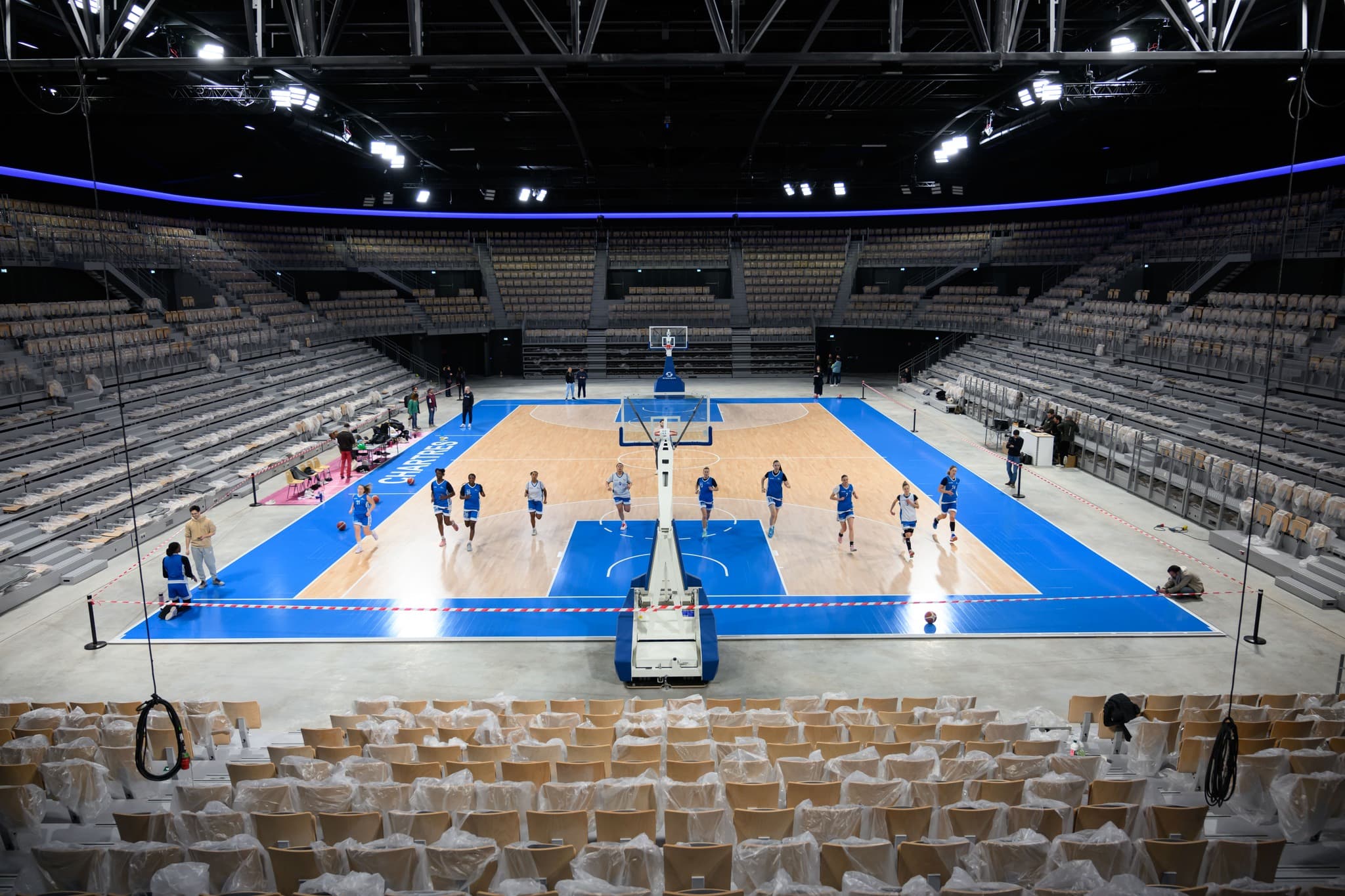 Chartres a joué son premier match au Colisée (4 187 places)