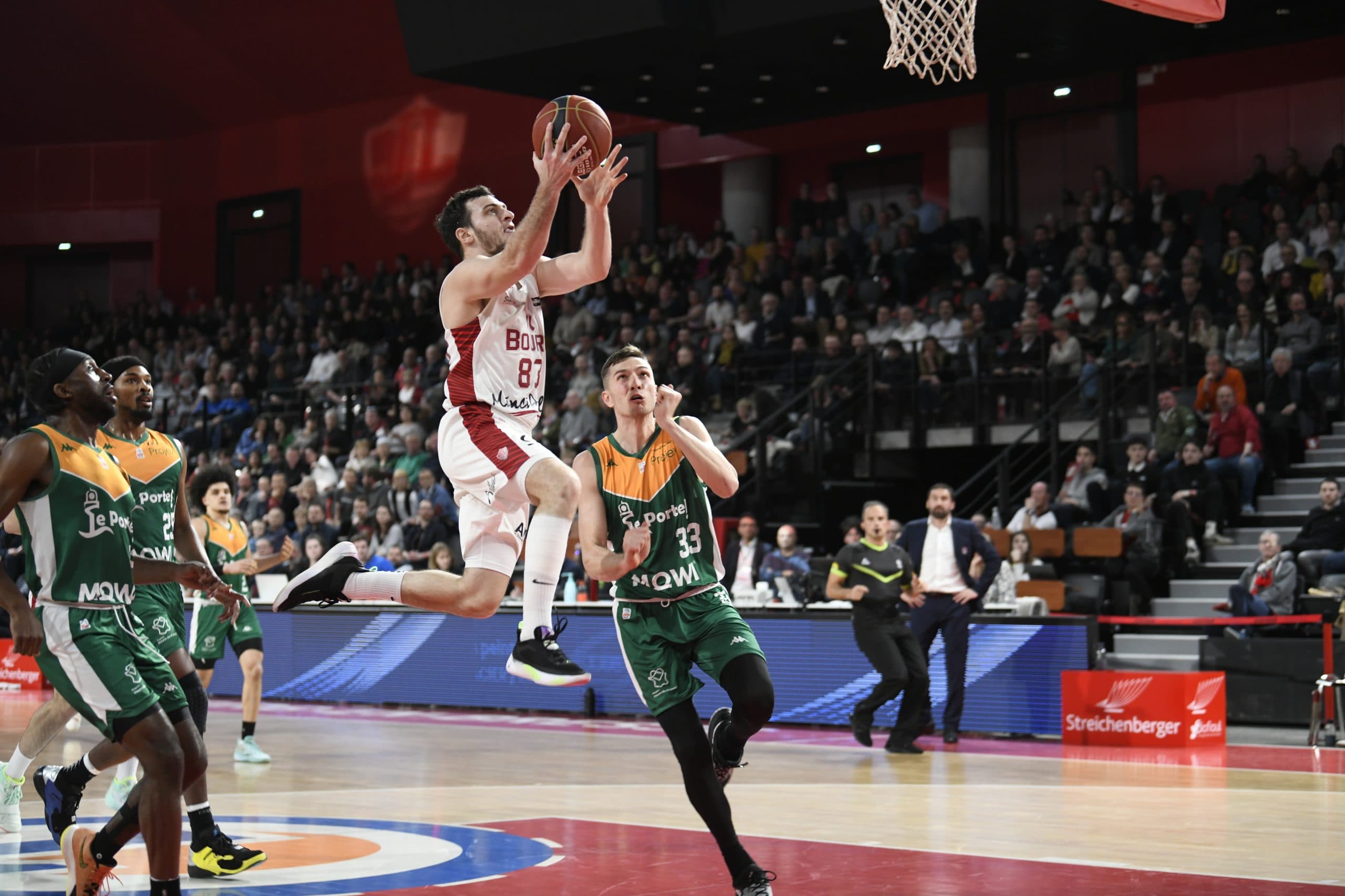 La JL Bourg se rapproche des playoffs en maîtrisant Le Portel