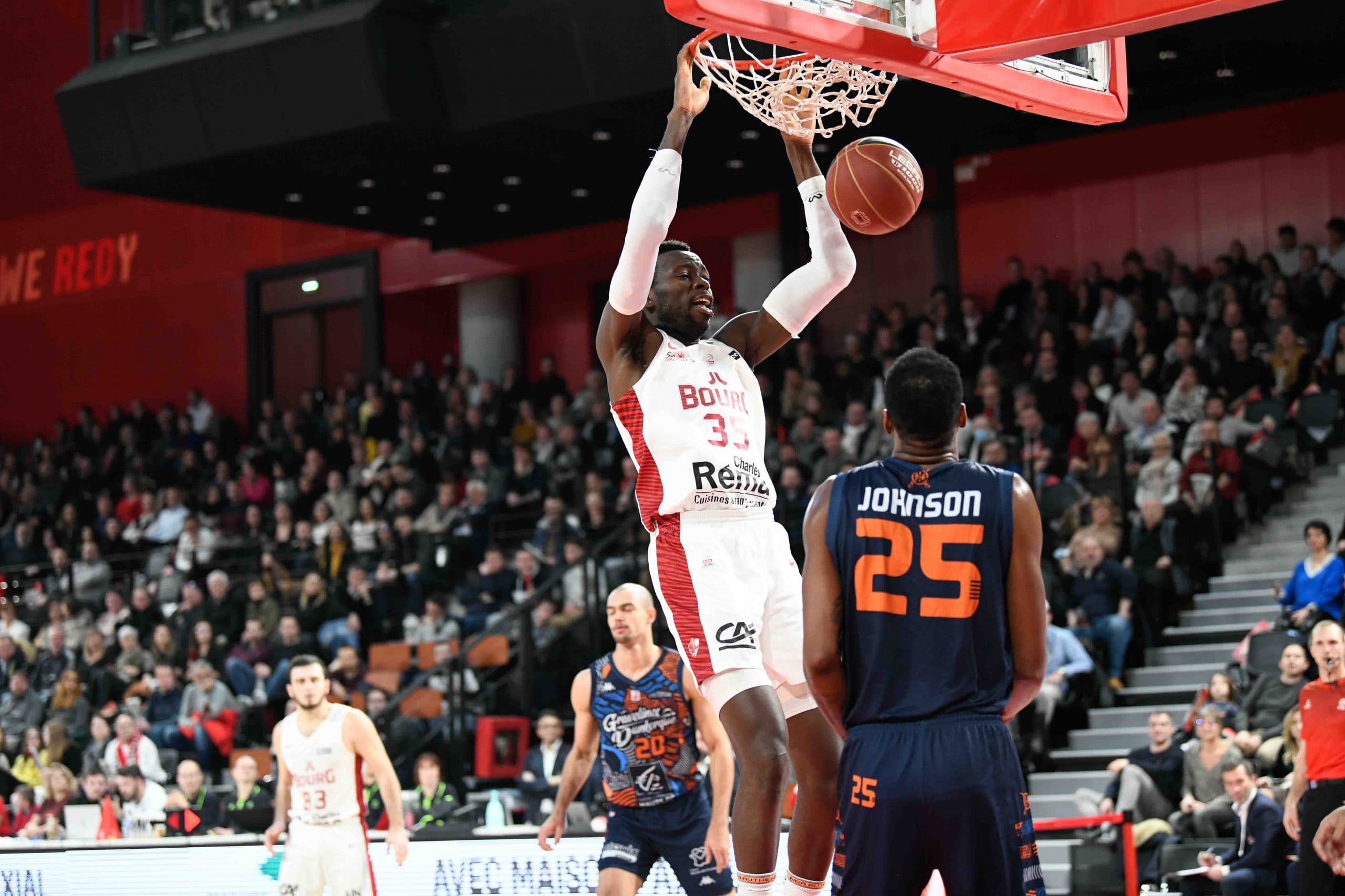 Six qui prend pour la JL Bourg