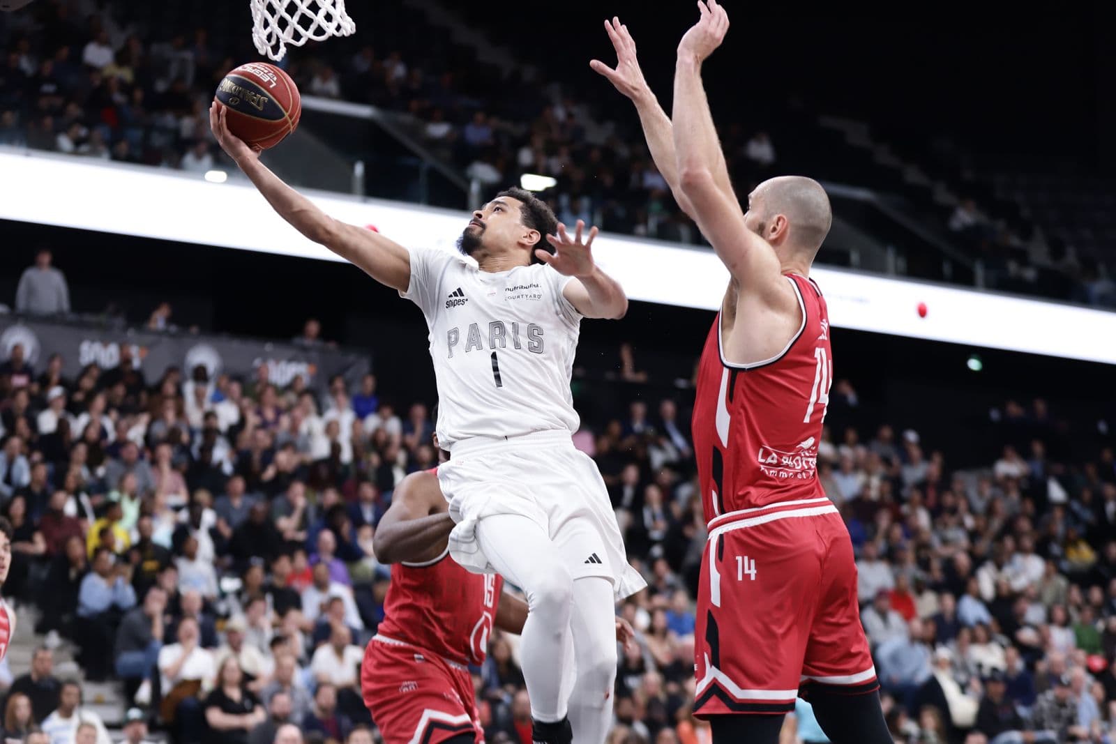 Paris bouscule Cholet et s’offre un match d’appui