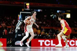 Caitlin Clark a régalé pour son premier match à la Coupe du monde