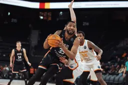 Capitaine en l'absence de Wilfried Yeguete, TaShawn Thomas a pris son rôle à coeur