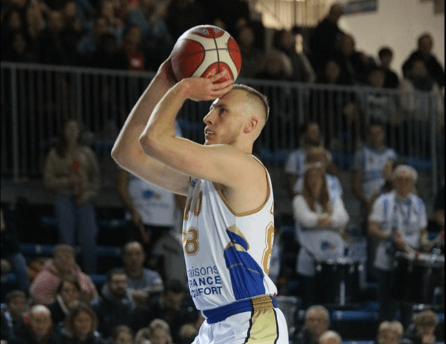 Orchies torpille Cergy-Pontoise, Lorient perd du terrain