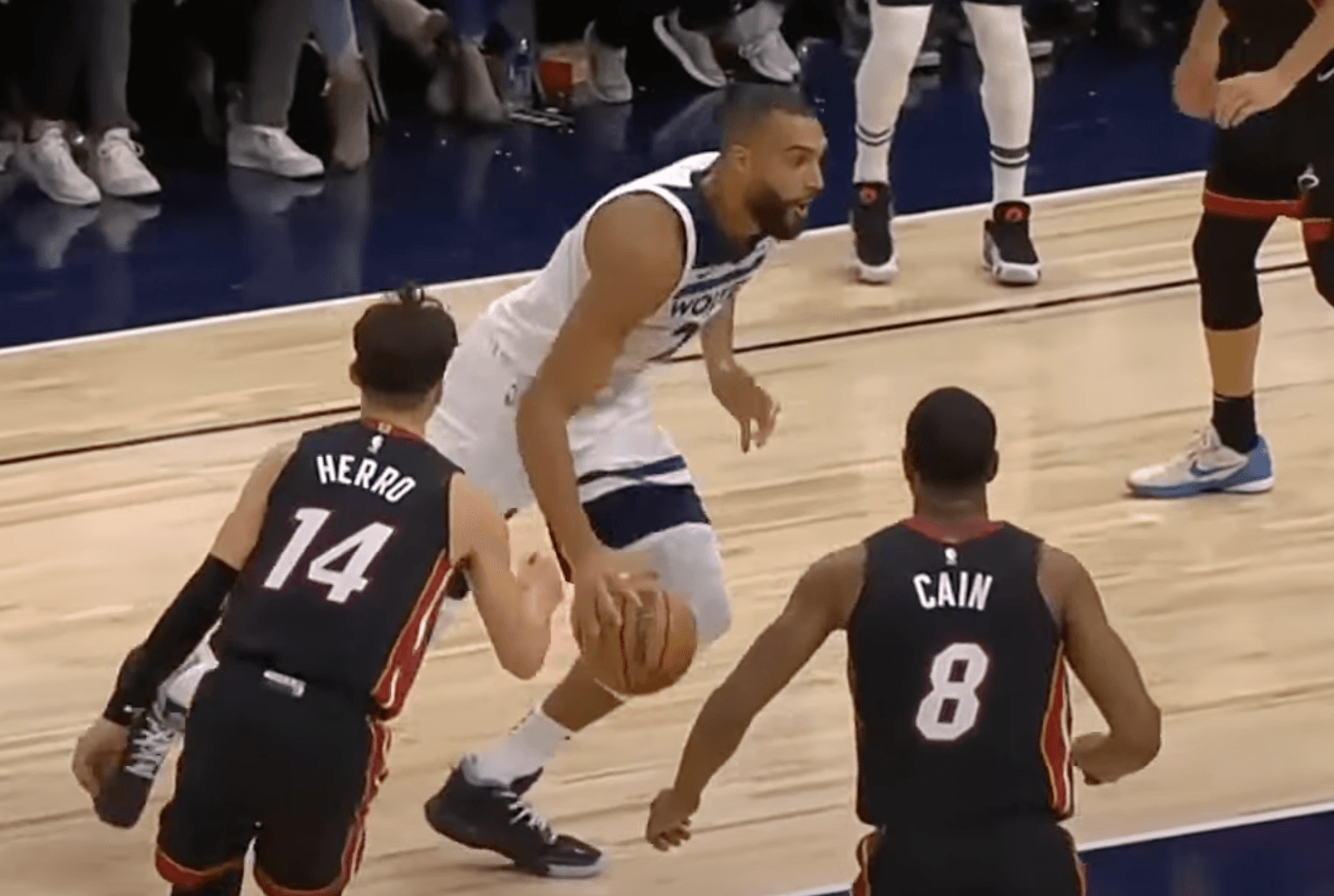 Rudy Gobert en double-double dans la victoire des Wolves contre Miami