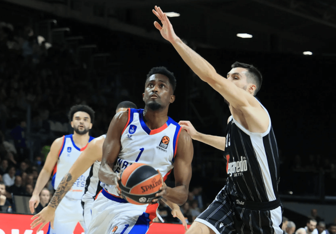 La Virtus Bologne de Cordinier a pris le dessus sur l’Anadolu Efes de Beaubois