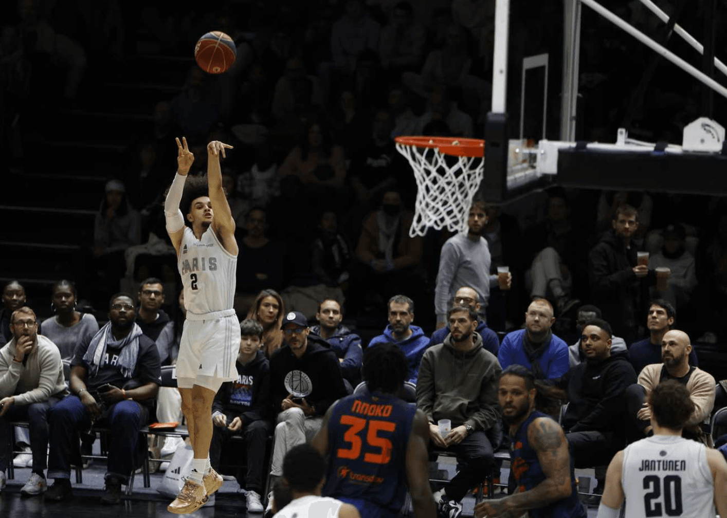 Face à son premier entraîneur, Paris renoue avec la victoire contre Gravelines-Dunkerque