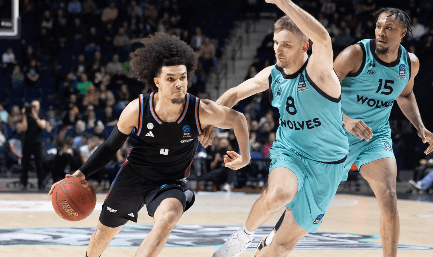 Paris, maître des Wolves Vilnius : +58 en deux matchs !