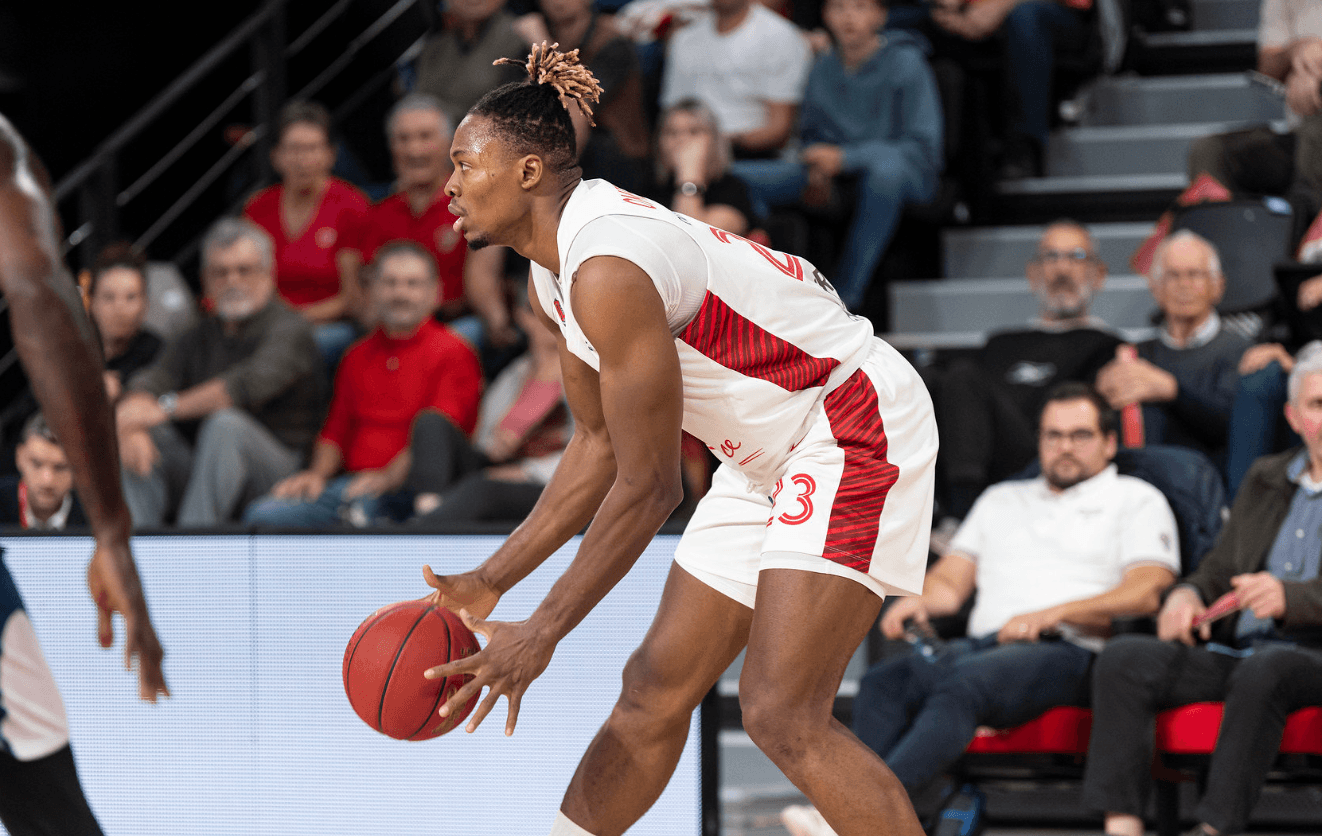 La JL Bourg laisse partir Godwin Omenaka : direction Nancy