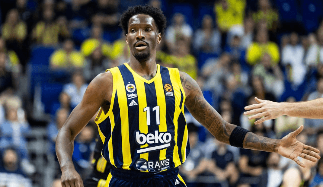 Nigel Hayes-Davis (Fenerbahçe) : premier joueur de l’histoire à marquer 50 points en EuroLeague