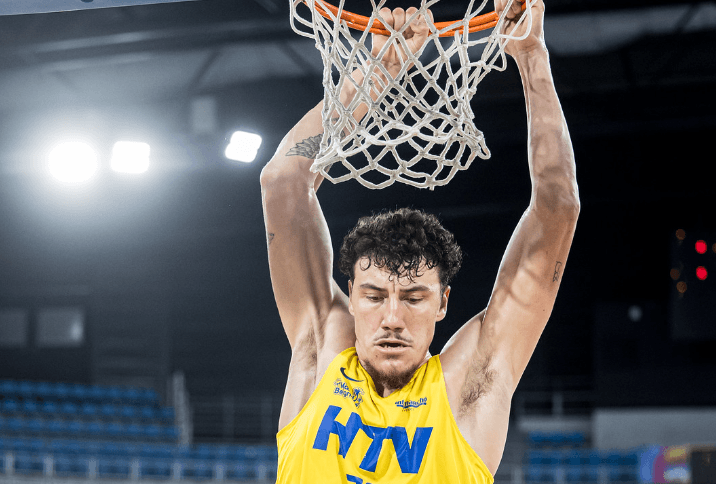 Hyères-Toulon prend provisoirement seul la tête, Lyon SO fait un grand pas vers le maintien